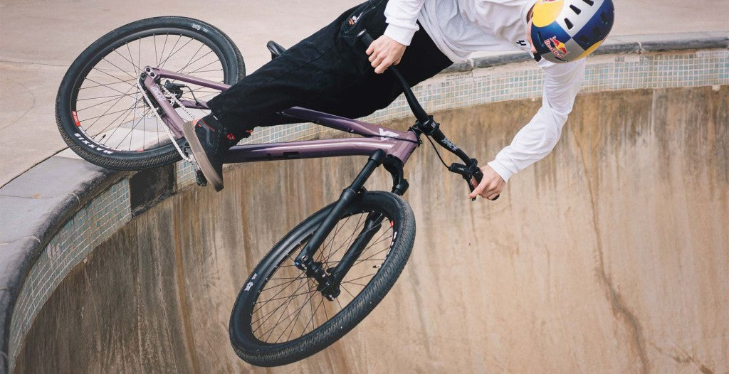 YT Dirtlove CORE 1 AL DirtJump Bisiklet 2026
