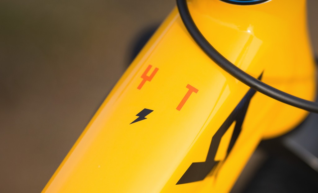 YT Dirtlove CORE 3 AL DirtJump Bisiklet 2026