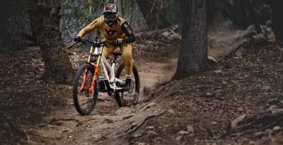 YT Tues MX CORE 4 Karbon Downhill Dağ Bisikleti 2026