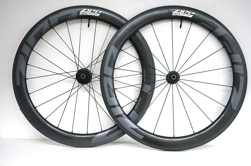 Комплект велосипедных колес Zipp 404 Firecrest Carbon с бескамерными дисками и центральным замком 